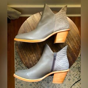 The Two Point Five Ankle Boot - Poppy Barley - W11.5